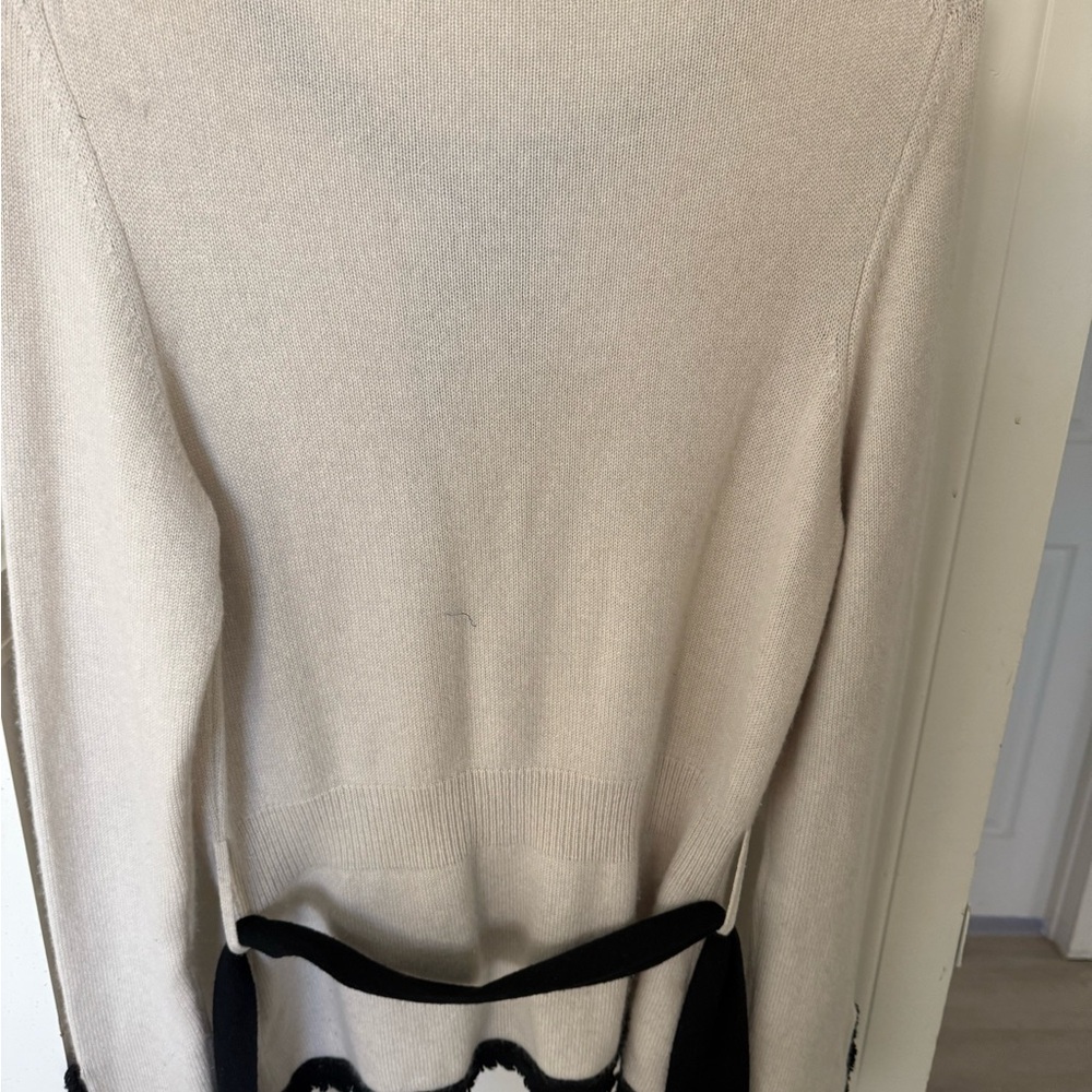 CHANEL 100%cashmere Ecru w/Black fringe trimmed cardigan silver CC buttons Sz 42 - Picture 3 of 10